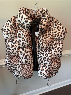 AKIRA Leopard Print Puffer Vest in Brown and Black